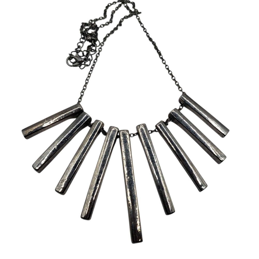 🔷️Grey Silver Tone Statement Necklace Bar Design - Picture 9 of 9